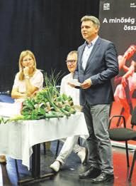 mutatkoztak be Európa számos városában. Az idei bemutatók is telitalálatok lettek, amit a kirobbanó közönségsiker mutat, amivel a művészi bátorságot díjazták emelte ki Rózsavölgyi László.