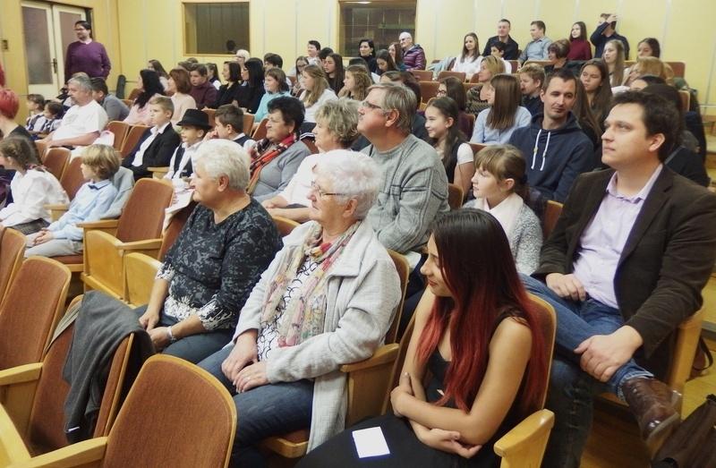 Versmondás MAGYARNAK LENNI: NAGY S SZENT AKARAT Kétezer óta ezzel az idézettel hirdetjük meg az alap- és