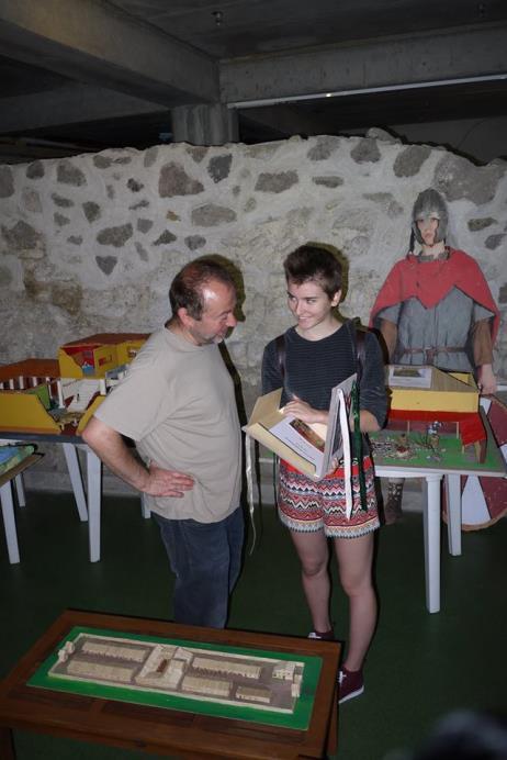 következő