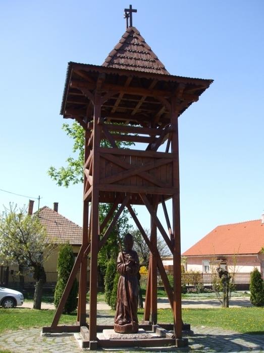 a történeti településközpontok szerkezetükben maradtak fenn elsősorban.
