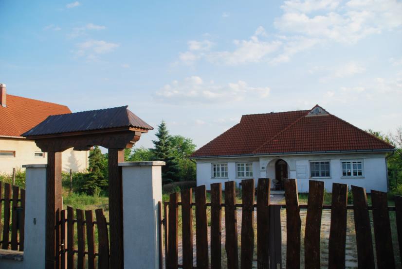 őrző épületek A két