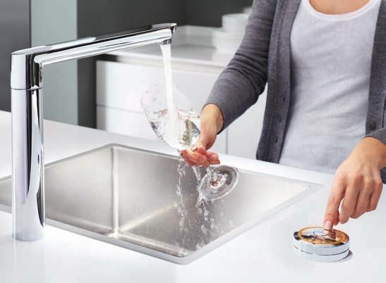 GROHE k7 F-DigiTAl intuitív TECHNolÓgiA A konyhában A K7 F-digital a legújabb technológiát egyesíti a díjnyertes design-