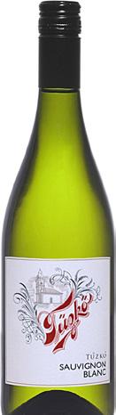 FEHÉR BOROK White Wine Ft/dl TŰZKŐ Sauvignon Blanc 440,- Ft/palack 3.300,- Tol na száraz 2017 Kézzel szüretelt alapanyagból, reduktív technológiával készült illatos bor.