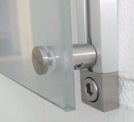 The basic model of the MyTrack wall system consists of 2 Aluminium Pro iles, 4 stainless steel end ixings and 4 brass