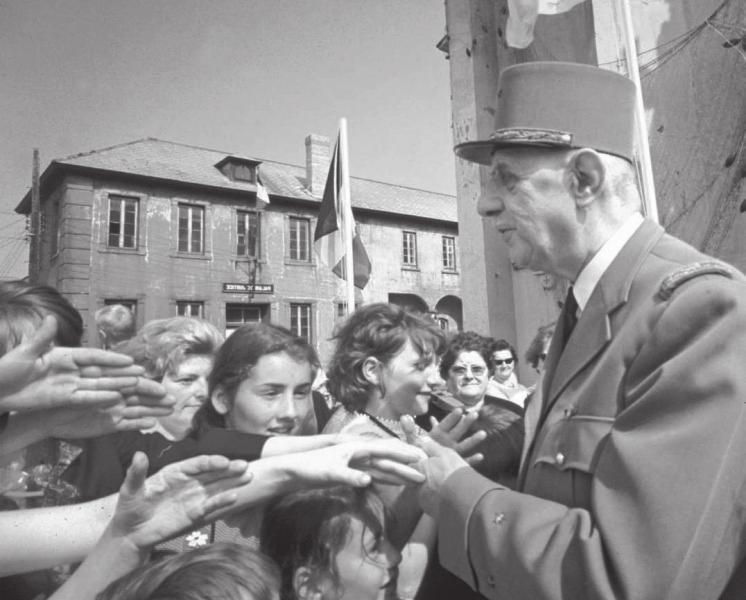 ne pouvait pas être mis en cause par le parlement. Le président de la république est apparu comme le chef de la majorité. La notion de majorité présidentielle s est ainsi imposée.