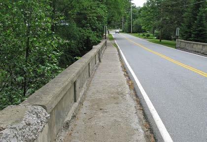 Traffic Level: Low Moderate High # of Curb Cuts: 5 Residential 0 Non-residential Density of Curb Cuts: 32 per mile Looking east towards Cross St Notes: The sidewalk ends just west of