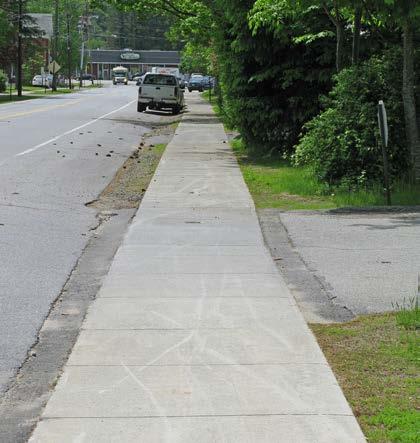 Street Name: Park St Segment: Evans St to mid-block ID #: 31 Street Side: Even Length: 560 feet Width: <3 ft 3-6 ft >6 ft Surface Material: Concrete Asphalt Surface Condition: Poor Fair Good Buffer