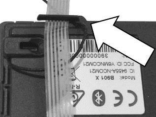 Figyelem: A kezelőegység teljes megragadása 24 óráig tart. Ez idő alatt ne tegye ki a bukósisakot környezeti hatásoknak. Csatlakoztassuk az antenna kábelt az e-box-hoz (Fig. 37).