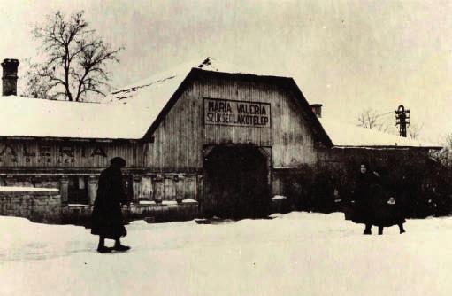 Több történelmi korszakot és József Attilát idézve ismerkedünk a Mester utca környékével. Szó lesz Középső-Ferencváros gyárairól, Szabó István filmjeinek ferencvárosi helyszíneiről.