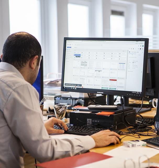 Digitális kompetenciafejlesztő képzések szükségessége 3 Képek
