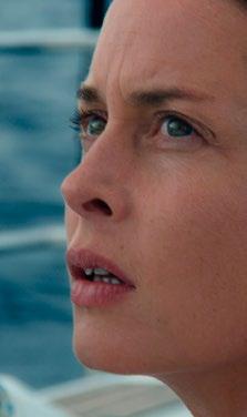 Ebben az interpretációs kontextusban a film végén megérkező parti őrség valamiképpen Kharón, az alvilág révészének szerepét tölti be aki a holtak lelkét szállítja át ladikjában a Sztüx folyón, több