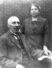 Dajbukát István és felesége Zakariás Margit Schüle Viktor és felesége szül.