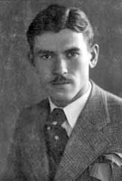 tanácsos) Felesége: ŐRY JOLÁN (*1900-1983) Házasságkötés: 1922 A világháborúban szerzett érdemeiért