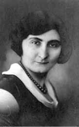(*1920-1997) (3) Sarolta (*1916-1969) (4) Ilona (*1923-2003) (5) Rozália (*1918-2003) (6) Elvira (*1918-2003) (7) Éva Anna (*1928-)