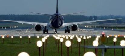 Budapest Airport 100% magántulajdon az AviAlliance cég vezette konzorcium tulajdonában 340 millió Euro infrastrukturális beruházás 2007 óta 926 alkalmazott Budapest Airport tulajdonosi struktúrája