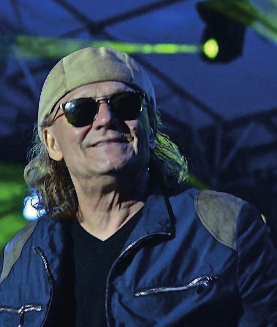 Nagyszínpad 10.00 Köszöntő 10.15 Csillag Show Táncegyesület műsora 11.00 Pódium Táncstúdió fellépése 11.25 Erdélyi Magyarok Tolna Megyei Egyesületének fellépése 12.