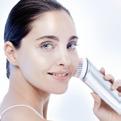 A pórus mélységű tisztításhoz a 1 használatával jutunk, melyet kiegészít a MicroSilver technológia, valamint az arctisztító krém és zselé.