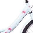 extrák/extras: sárvédő, csomagtartó/mudguards, carrier fiú királykék/fehér *a fiú kivitel 18, a lány 6 sebességes/the boys bike