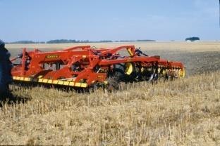 (l/ha) 40 20 100% 46% 31 54% 0 Hagyományos Vaderstad2 1.