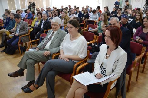 Leitold József, a Veszprém Megyei Kormányhivatal Élelmiszerlánc-biztonsági és Állategészségügyi Igazgatóságának vezetője tartott előadást az aktuális jogszabályváltozásokról, az új előírásokról,