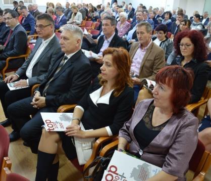 , a Nagycsaládosok Balatonalmádi Egyesülete, valamint a Veszprém Megyei Kereskedelmi és Iparkamara partnerségével Együttműködési Megállapodás keretében szeptember 28-án megalakították a Veszprémi