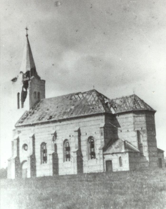 A szétlőtt templom a háború után.