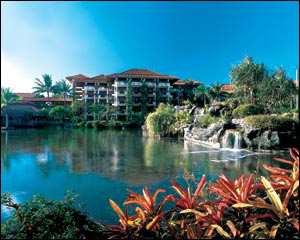 Hilton Bali 5*- Nusa Dua Fekvése: Gyönyörű trópusi kertben, hatalmas lagúnával, egy balinéz vízipalotához hasonlító