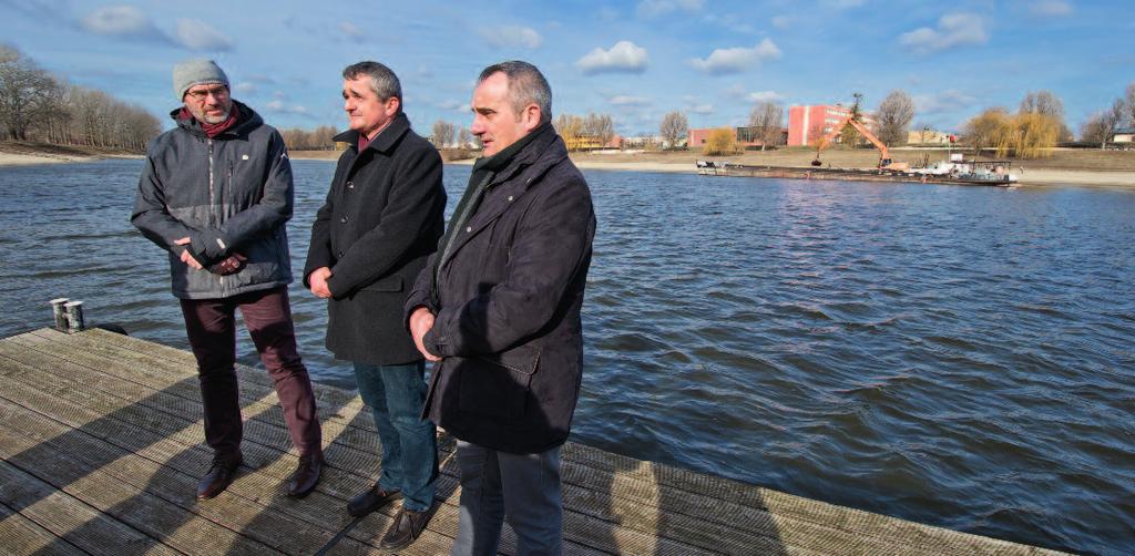 Megkezdődött a Sugovica kotrása fotó: kelemen áron VÁROSFEJLESZTÉS Fercsák Róbert polgármester ígéretének megfelelően elindultak a munkálatok a Sugovica szabadstrandi szakaszán.