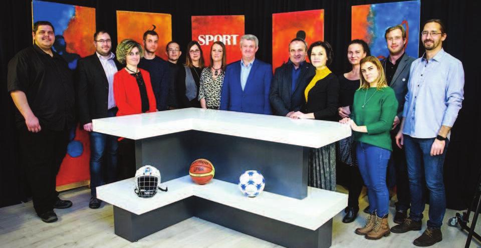 Tízéves a Bajai Televízió fotó: kopri/snassz.hu MÉDIA Fennállásának és működésének tizedik évfordulóját ünnepelte a hét végén a bajai televízió. Ezen városi tévé első adását 2009.