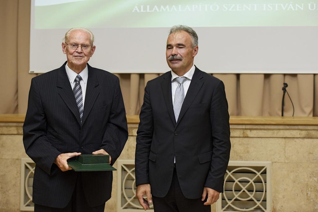 fejlesztő tevékenységéért, életútja elismeréseként; dr. Jánosi István nyugalmazott hatósági állatorvos, a több mint öt évtizeden keresztül végzett kiváló állatorvosi és hatósági tevékenységéért; dr.