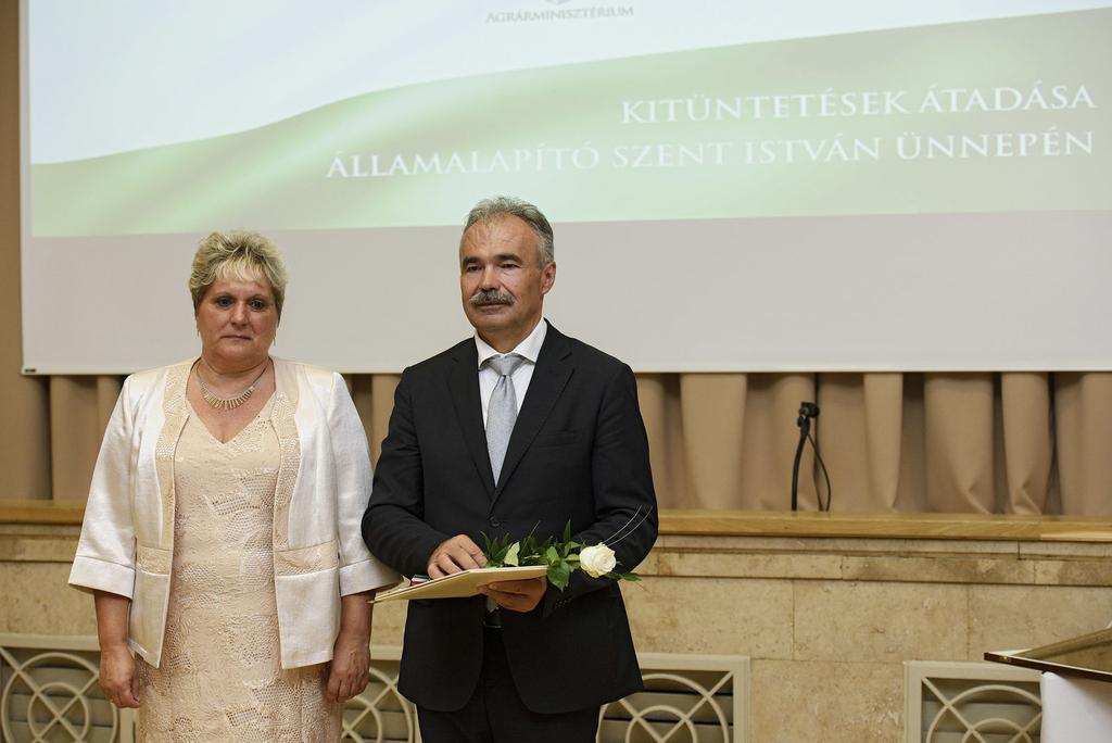 tevékenységéért, vezetői munkájáért; Máté János, a SEFAG Erdészeti és Faipari Zrt.
