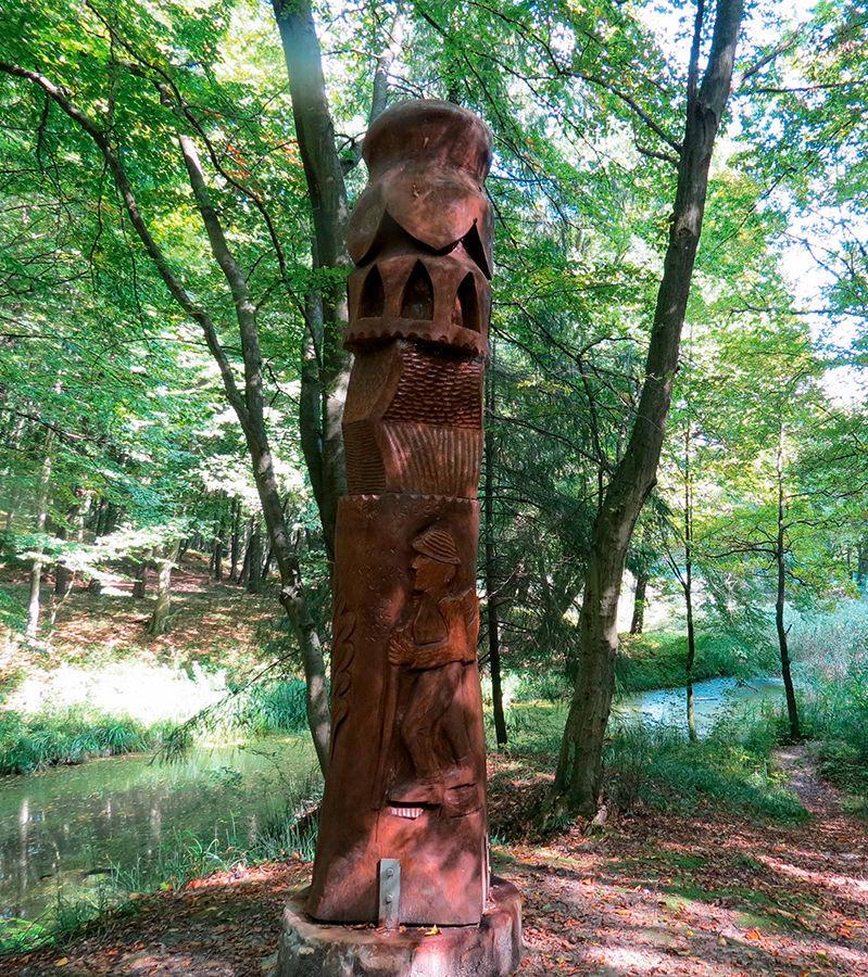 Rockenbauer Pál emlékműve a Gyertyánosi tónál Országos turisztikai ismertséget Rockenbauer Pál közismert alkotása, az.