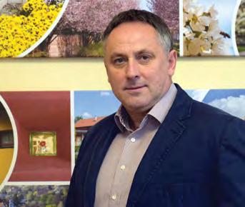 Az elmúlt évben is fontos szerep jutott az útépítéseknek, emellett a gyerekek oktatási-nevelési körülményeit segítettük, támogattuk a nyugdíjas korosztályt, a városi sportot, folytattuk a rendezett