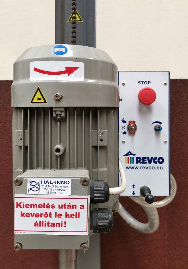 KARBANTARTÁS: Minden karbantartási munka megkezdése előtt áramtalanítsa a készüléket. A keverőfejet minden használat után tiszta vízzel el kell mosni.
