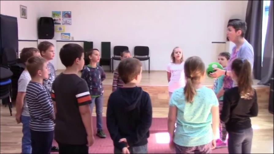 1. Énekes kreatív-játékok modell Hozzáférés a vetített filmhez: https://lfzemy.sharepoint.