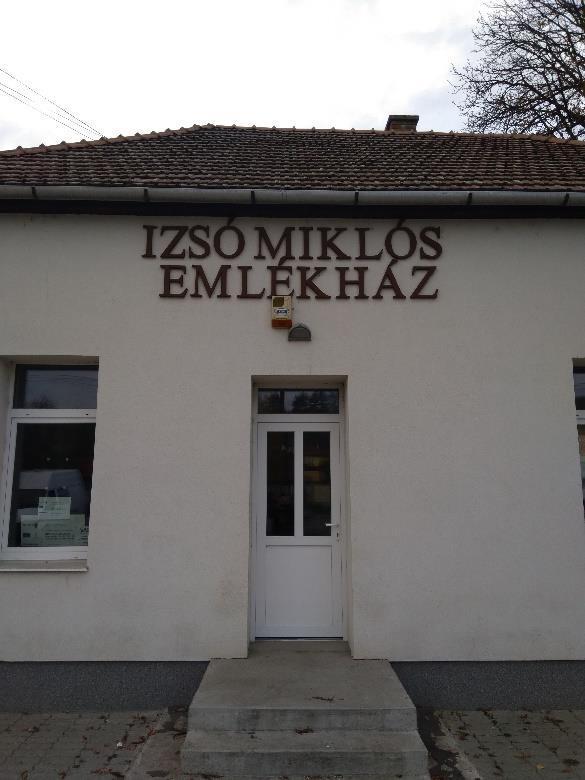 Sajnos az Emlékház a 2010-es árvíz során megsérült és azóta zárva van.