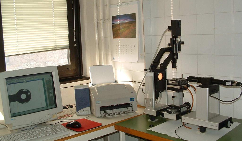 4.2.1.1 Fluid felületi és határfelületi adszorpció Az oldat/levegı felületen, illetve oldat/dodekán határfelületen történı adszorpciót a felületi feszültség mérésével követtem.