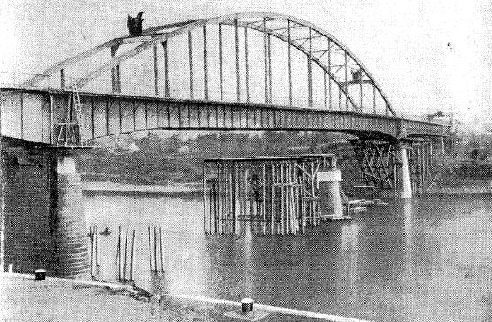 Gerjeni pontonhíd vázlata Végleges helyreállítás: Baja 1950, Dunaföldvár 1951, újra közös üzem.