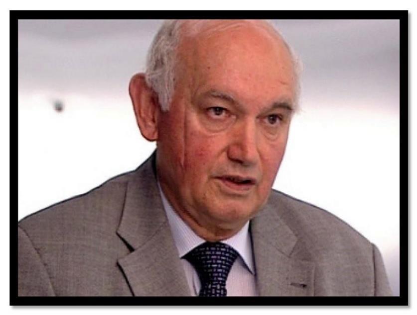 Dr. Kis Papp László 1940. november 24. - 2018. december 16. Laci bácsi Pécsett született. Gyermekéveit Kárászon töltötte. Szülei földművesek voltak.