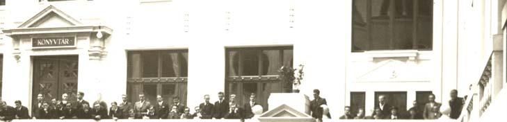 172 KEREPESZKI RÓBERT: A DE BÖLCSÉSZETTUDOMÁNYI KARÁNAK TÖRTÉNETE, 1912 1949 az adat is, miszerint 1950-ig összesen közel 1400 hallgató szerzett bölcsészoklevelet, amivel a debreceni fakultás ebben a