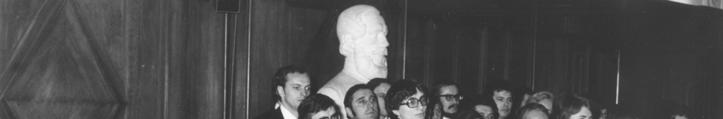 A FOLYTONOS VÁLTOZÁSOK IDŐSZAKA (1957 1999) 287 kaphattak a kandidátusi címet megszerzettek, vagy azok, akik már teljesítették a kandidátusi, vagy az aspiráns vizsga követelményeit.