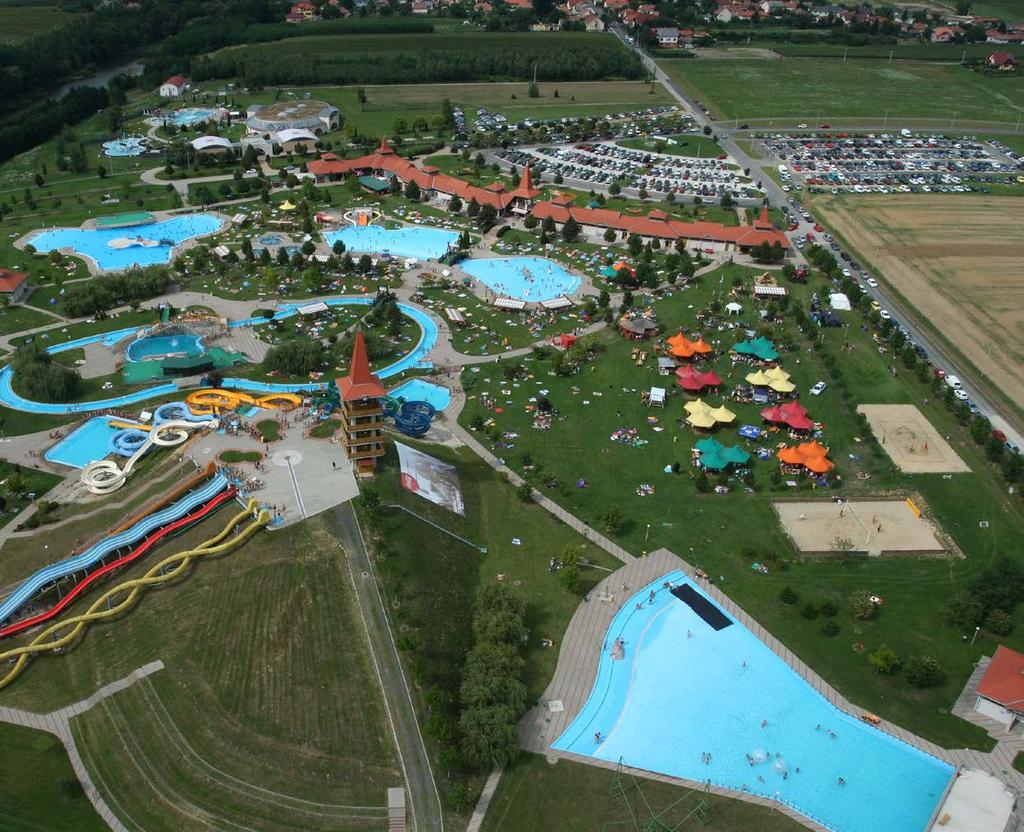 A múltat őrző szabadtéri múzeumfalu, valamint a város északi részén feltárt termálvízre épült fürdő és vízi vidámpark gazdag szórakozást ígér.