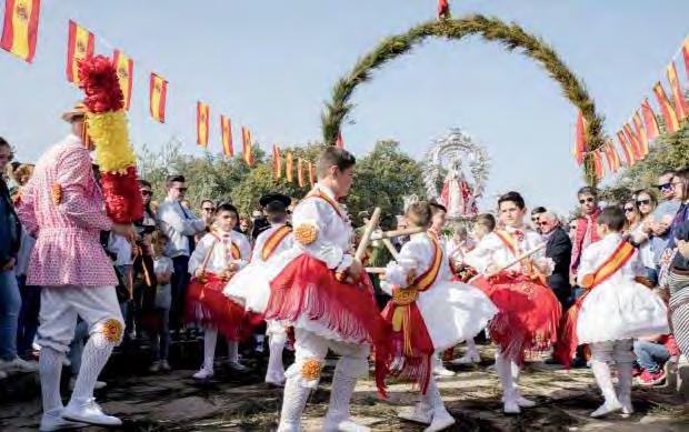 Exhibición de Sevillanas. Organiza: AMPA Nuestra Señora de la Natividad. 18:30, en la Casa de la Cultura. Sábado 13 de abril. Encuentro Deportivo. Organiza: Asociación TRASGU.