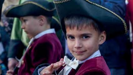 Seguidamente, la tradicional Muestra de mayordomía y danzantes en la Plaza de España. 23:00 horas: Salve Popular ante la Virgen en la Parroquia. Día 25 abril, jueves Día de San Marcos.