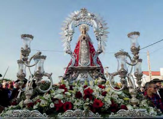 Día 4 mayo, sábado, Procesión de los Angelitos Desde las 13:00 horas hasta las 19:30 horas: Besamanos en la ermita. 19:30 horas: Santo Rosario en la parroquia.