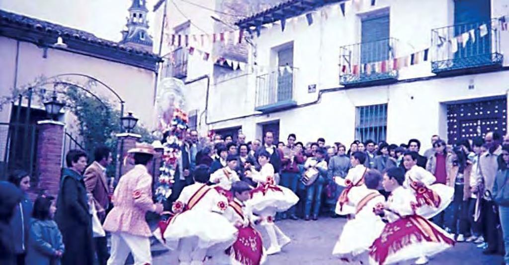 Y de todos los parientes que no he mencionado antes, de los que hay por ahí ausentes, los que están aquí presentes y a todos los de Alicante.