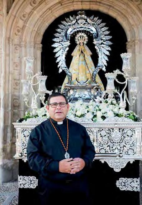 Saluda del Párroco Queridos feligreses, devotos de nuestra Madre Santísima de la Natividad: Todavía estamos resurgiendo de la sangre redimida del que triunfando en la cruz, nos regaló como madre, a