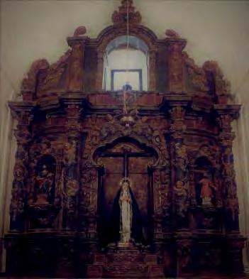 NUESTRO TEMPLO PARROQUIAL ELEMENTOS ORNAMENTALES DEL TEMPLO SACRISTÍA Y CAPILLAS La nave del cierzo proporciona el acceso a la sacristía y a las capillas que, a lo largo de su muro, se adosaron en la