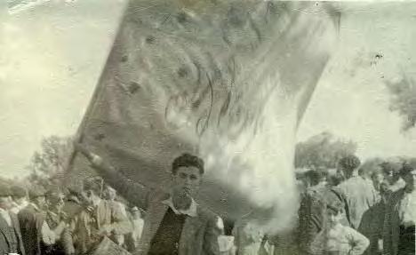 la Encarnación del Mesías. La presencia de la corona real subraya la condición de Reina del Cielo, como atributo mariano relevante.