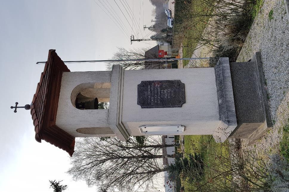 ) Kőkereszt Arany János u.